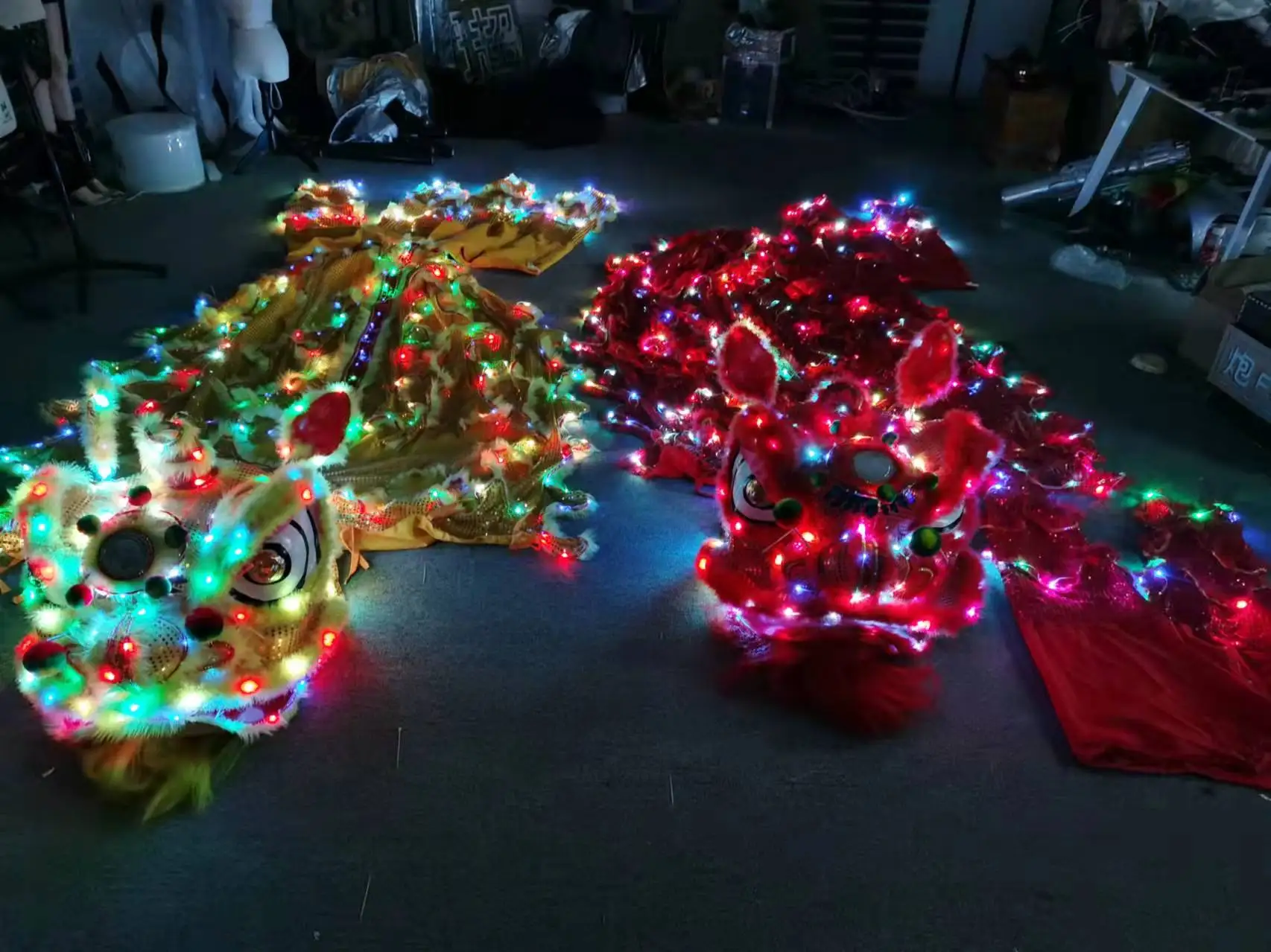 Muzikos Festivalis Chinses Šviesos lemputės Liūtas kostiumas kinijos liaudies kostiumai Vilnos Pietų Liūtas naktinis klubas parodyti apranga